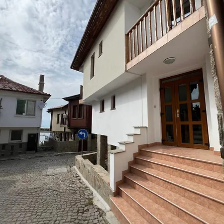 Summer Host Old Town Apartment Sozopol